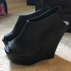 Black Madden Girl Wedges